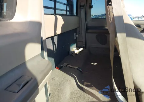 1999 Ford F-250 Lariat/Xl/Xlt z USA, uszkodzony, nr VIN 1FTNX21F8XEE87381